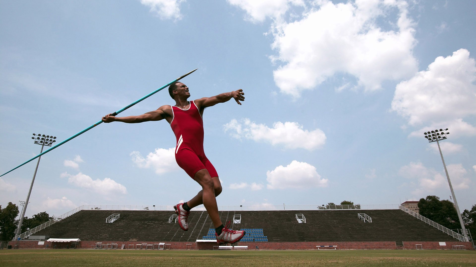 《国家政策不断推动电竞产业，政府设立专项扶持基金》，国家关于推动电竞产业的政策